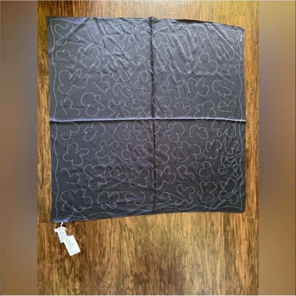 Madewell silk oversized bandana size 33” square - Picture 7 of 10